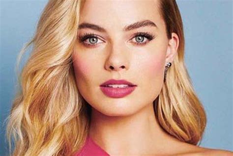 margot robbie hot boobs|Body Measurements of Margot Robbie with Bra Size Height。